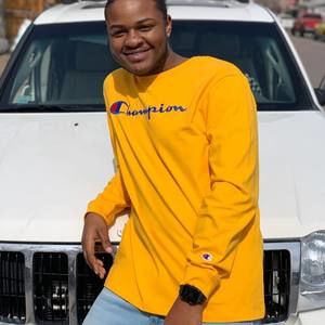 Meet your Posher, Avery